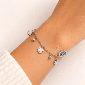 Armband klavertje vier bedeltjes